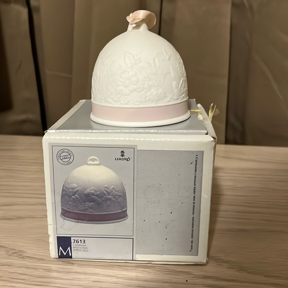 Vintage 1991 Lladro Spring bell